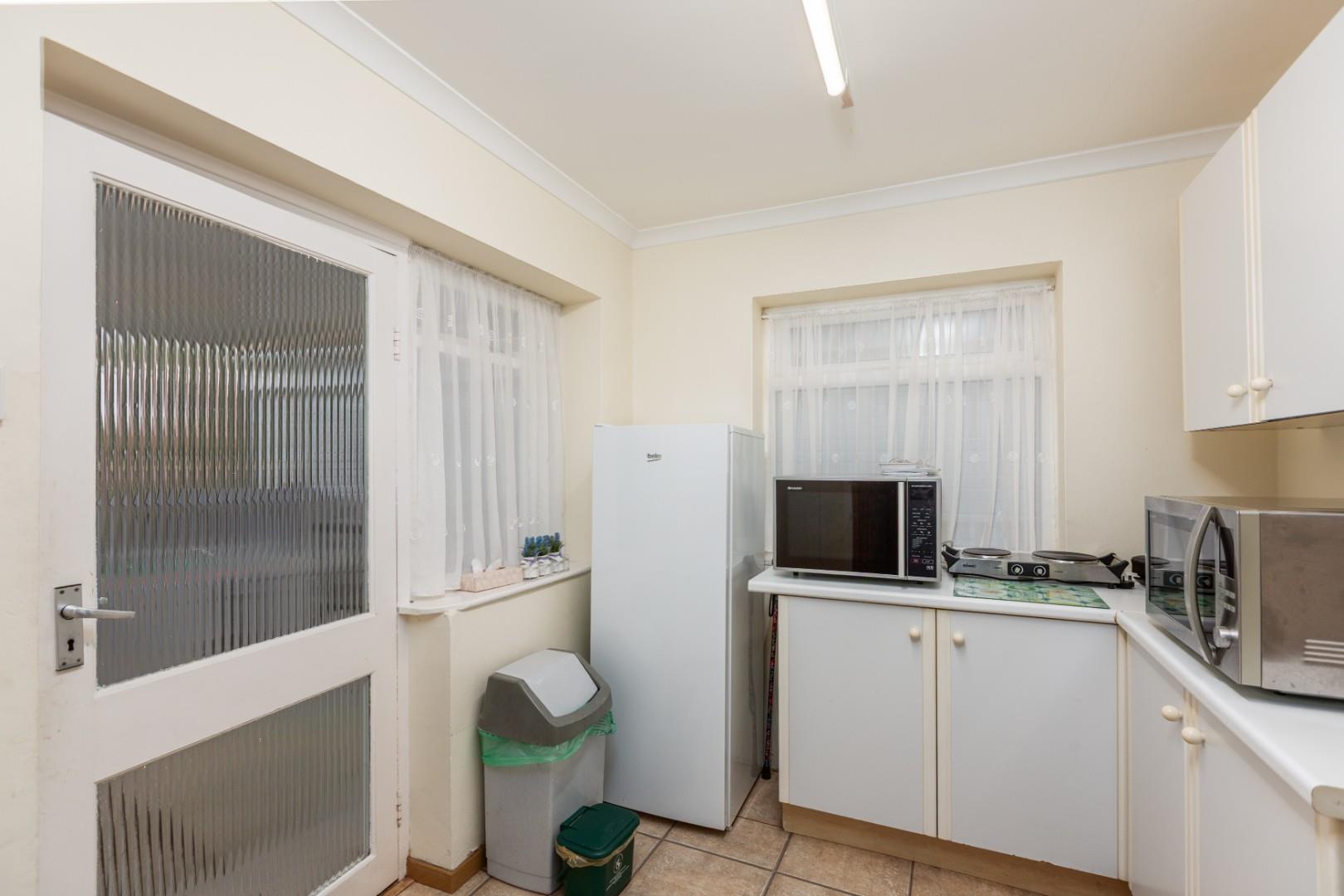 Browns Drive, Southgate, Pennard, Swansea, SA3 2AE